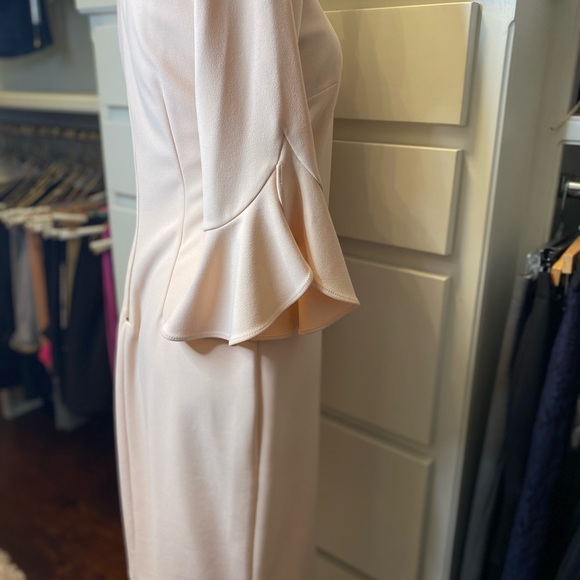 Calvin Klein Blush colored Sheath dress with 3/4 length Tulip sleeves. Size 6 - Picture 4 of 7